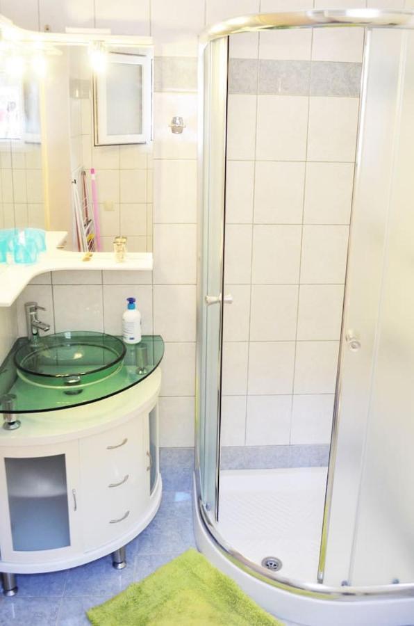 Ermina'S Gaze Apartment Agioi Deka  Bagian luar foto