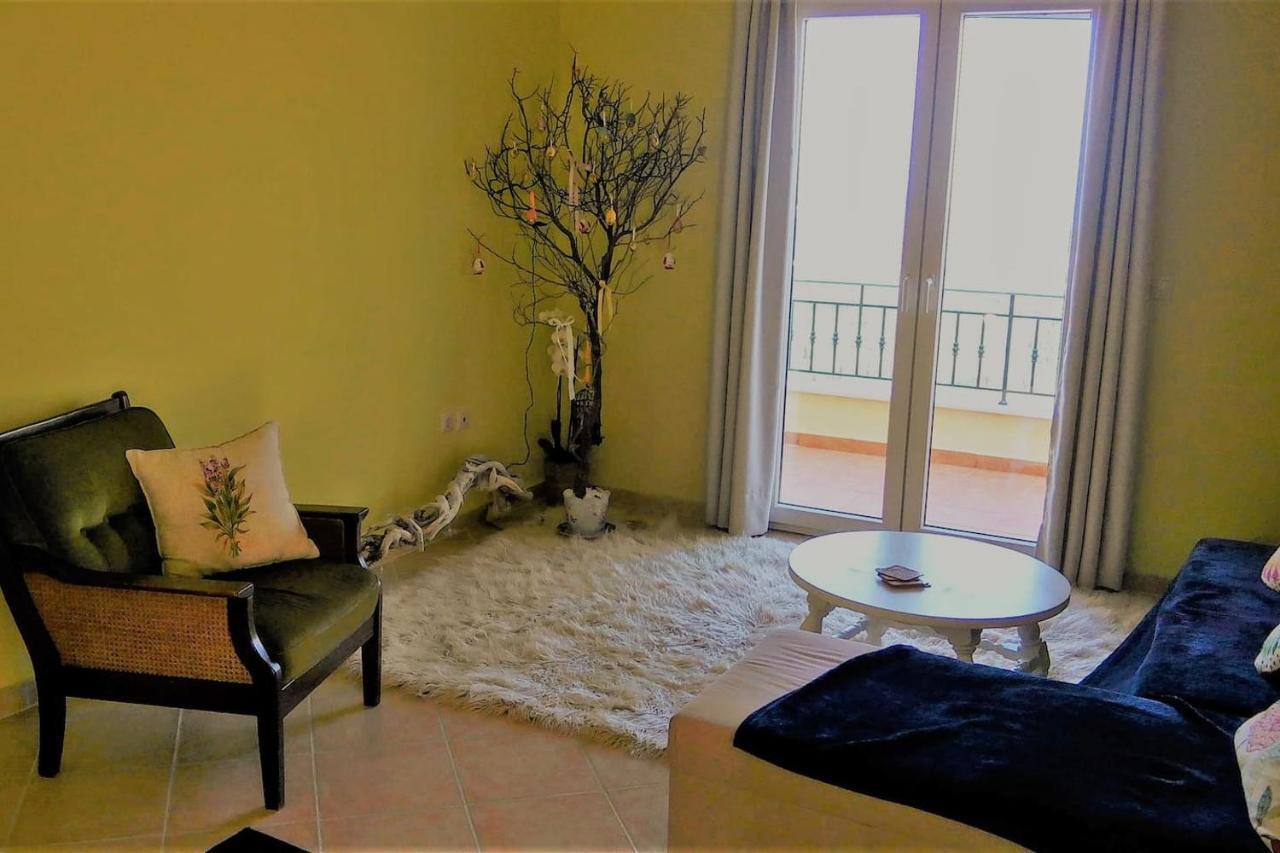 Ermina'S Gaze Apartment Agioi Deka  Bagian luar foto