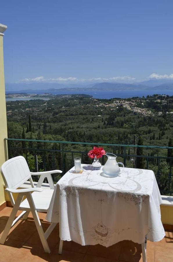 Ermina'S Gaze Apartment Agioi Deka  Bagian luar foto