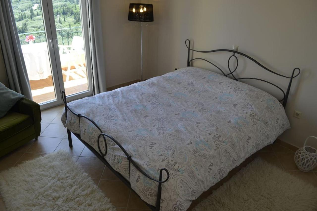 Ermina'S Gaze Apartment Agioi Deka  Bagian luar foto